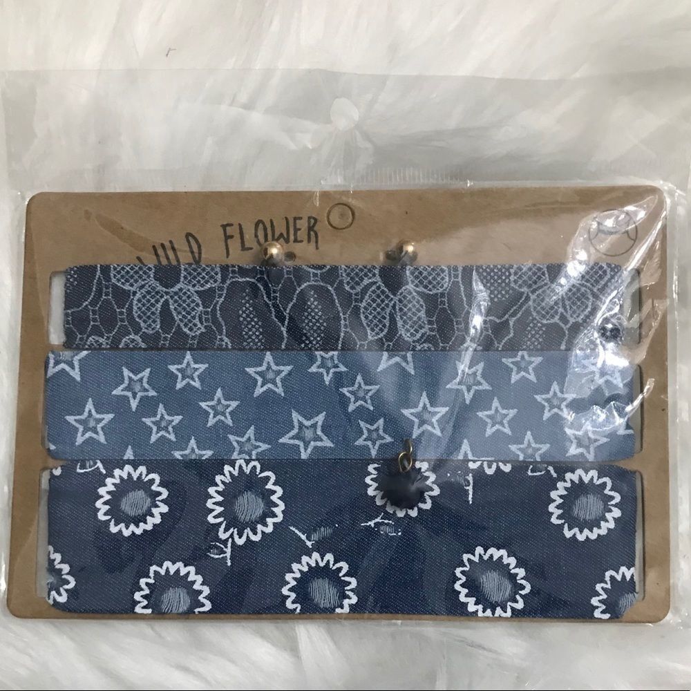 Set of 3 chokers and earrings set